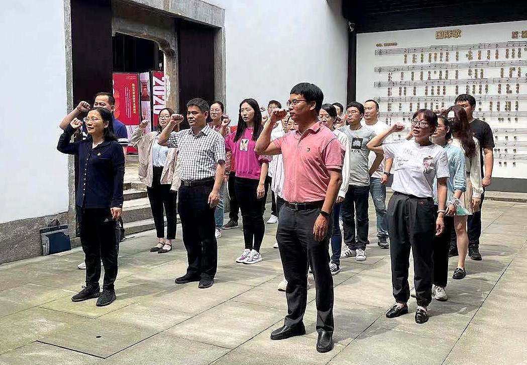 开云app官方版入口 - 开云专业的云端应用服务平台党委第一、二党支部赴小营江南红巷开展联合主题党日活动