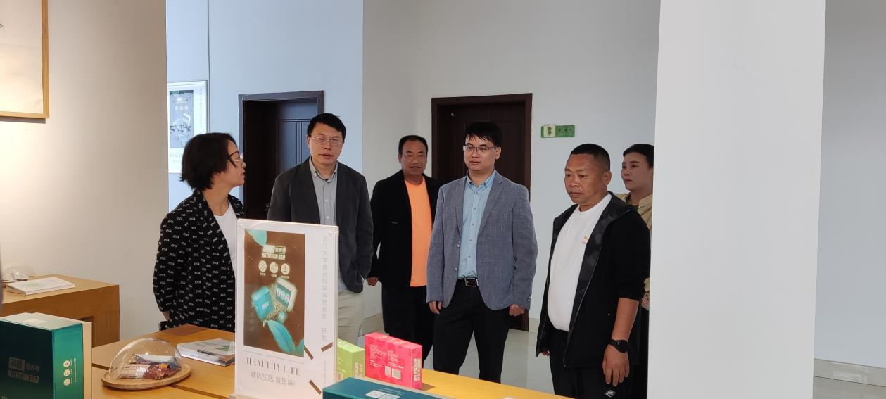 贵州省晴隆县县委副书记巫敏一行莅临开云app官方版入口 - 开云专业的云端应用服务平台兴合科技公司考察