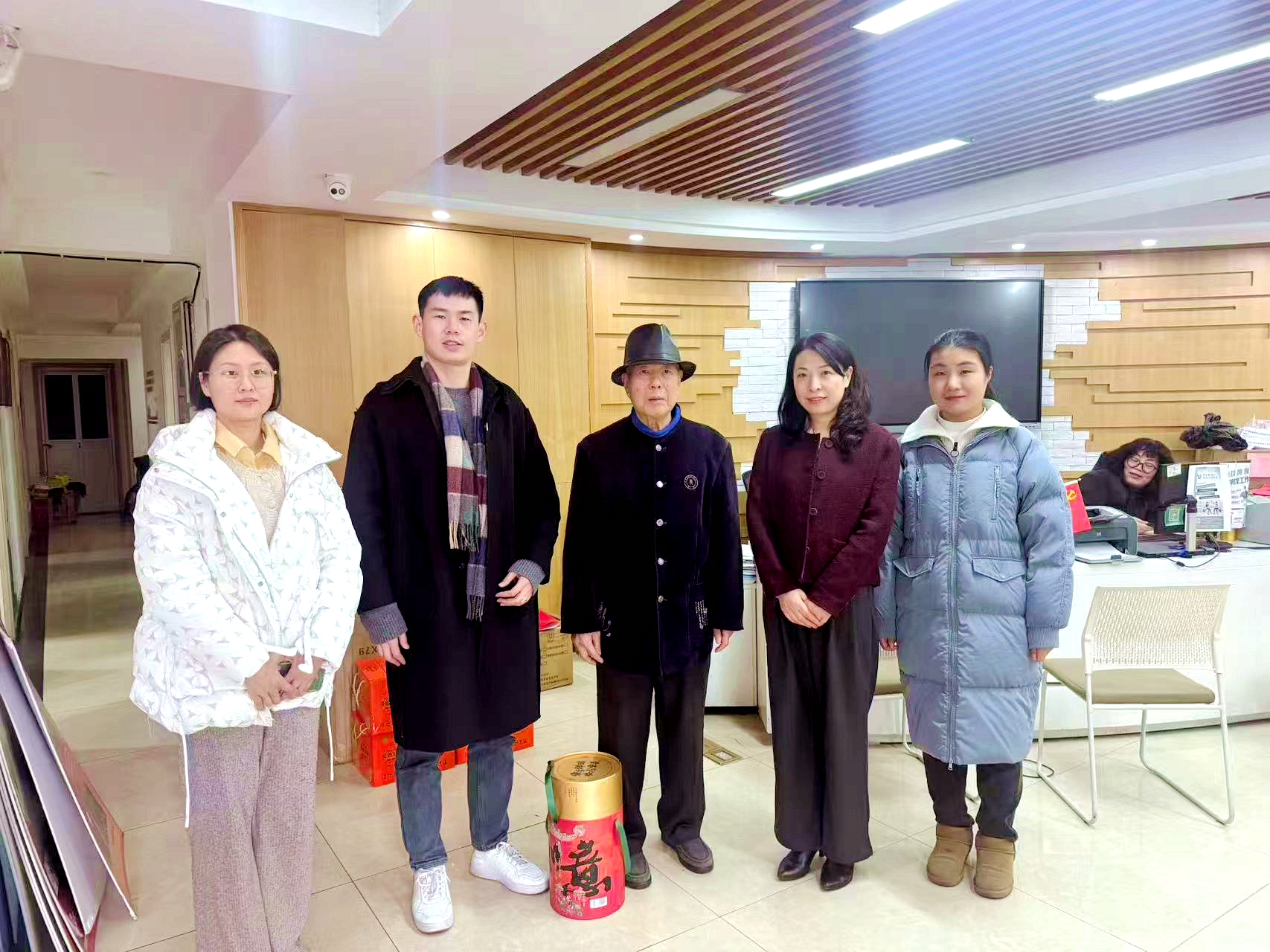 开云app官方版入口 - 开云专业的云端应用服务平台第一党支部联合所巷社区党委开展困难党员关爱活动